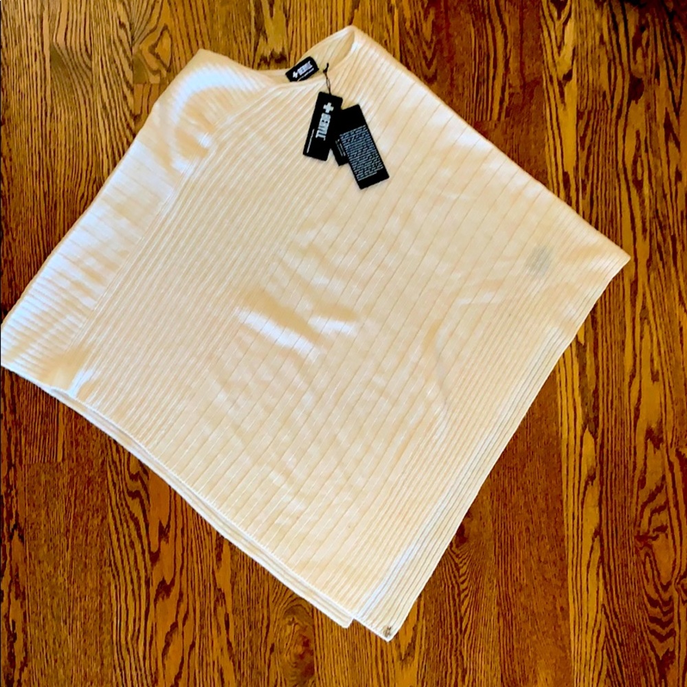 Beryll Cashmere Ribbed Poncho/Cape